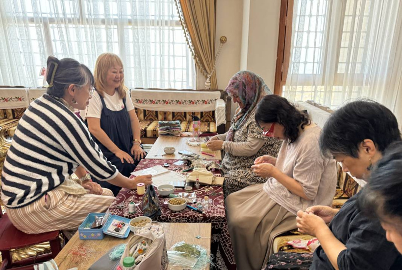 Japonlara Akıl Sır Ermiyor! İğne Oyası Öğrenmek İçin Elazığ'a Geldiler - Fotoğraf: 9